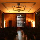 A parte la sala principale, merita una visita l'ex "sala accettazioni telegrammi", oggi riservata a riunioni e conferenze con circa un centinaio di posti a sedere. Racchiusa da pareti in marmo marrone sabbia, presenta ancora parte dell'originaria pavimentazione a mosaico